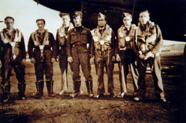 Palmer Crew - (L-R) unknown, unknown, Harris, Palmer, Datta, unknown, King